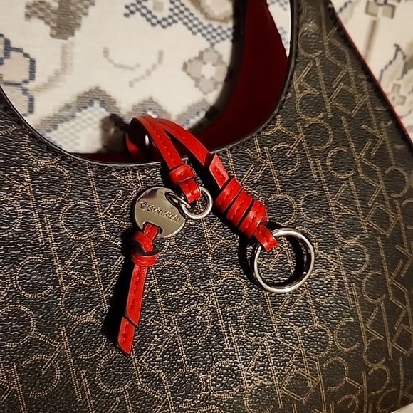 Calvin Klein NWOT shoulder monogram red/brown bag with logo charm,inside pockets - Picture 3 of 16